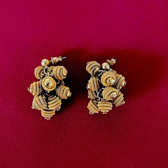 Jewelry - Vintage Gold Bauble Earrings